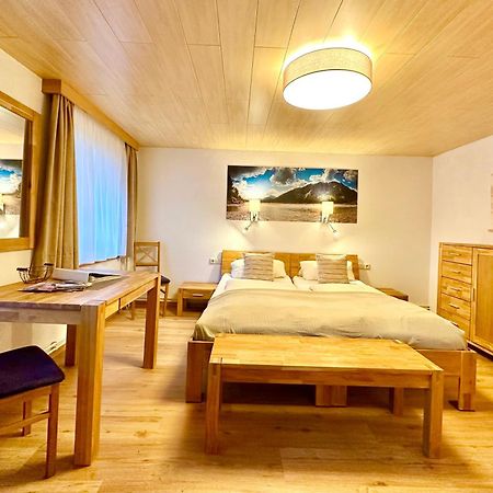 Haus Walch Bed & Breakfast Elbigenalp Exterior photo