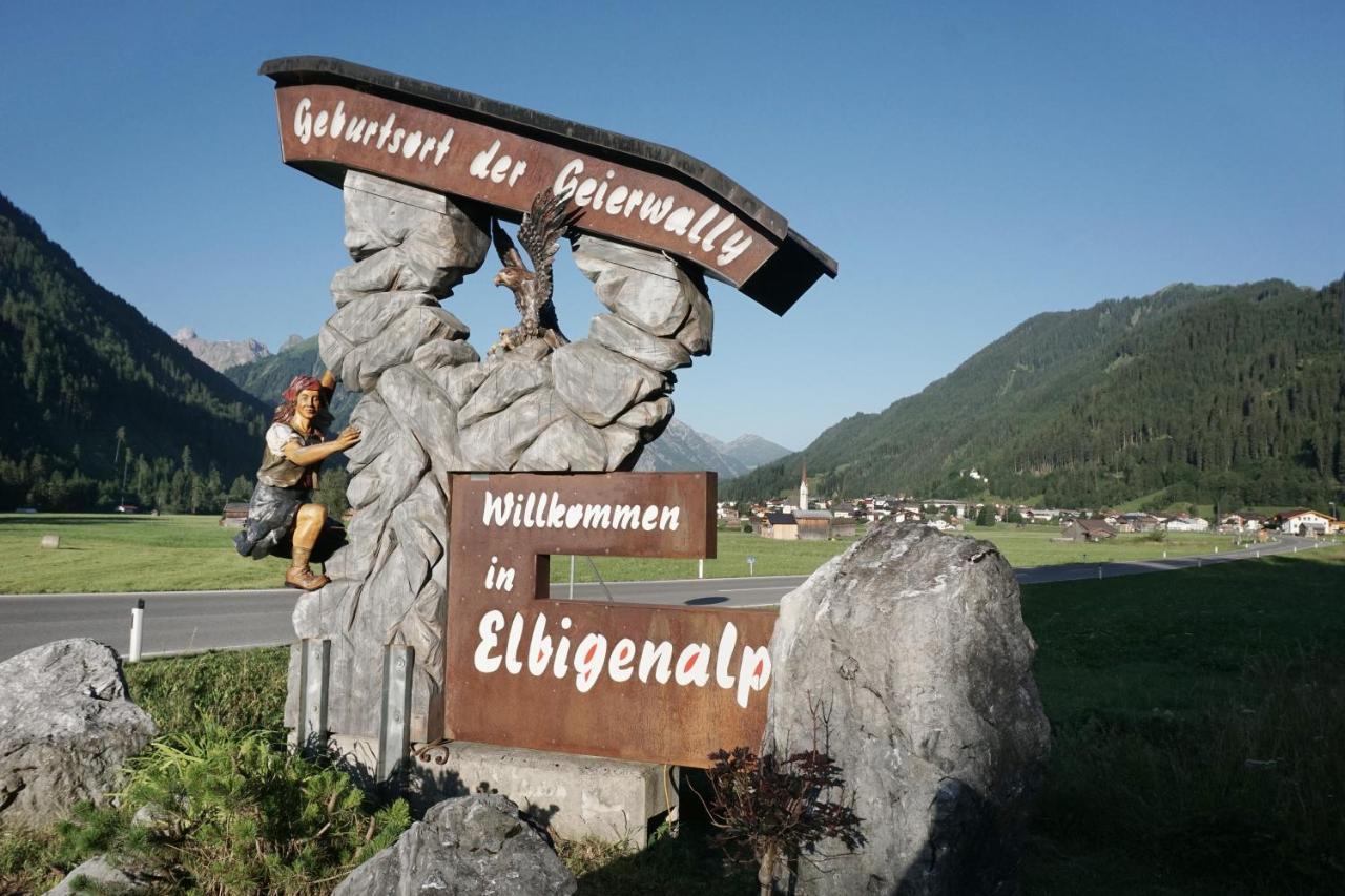 Haus Walch Bed & Breakfast Elbigenalp Exterior photo
