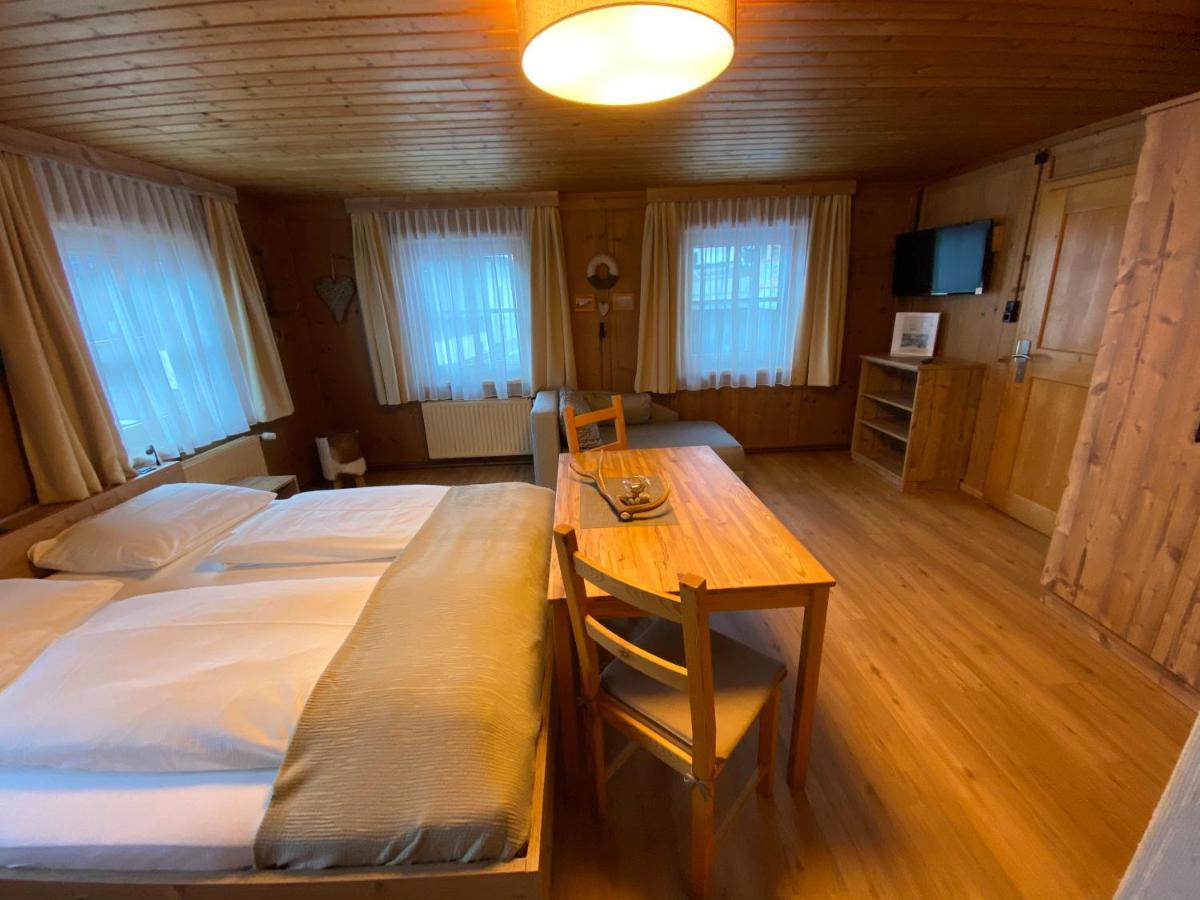 Haus Walch Bed & Breakfast Elbigenalp Exterior photo