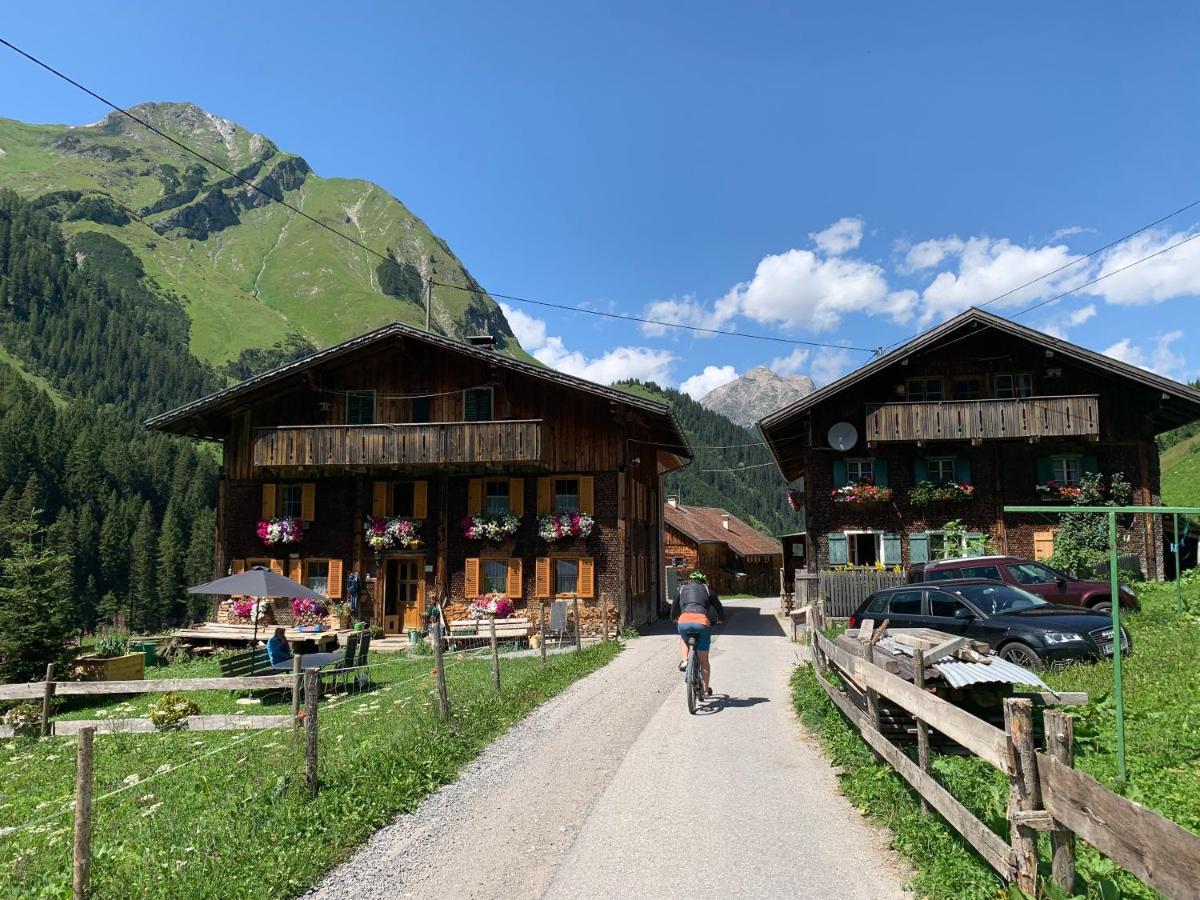 Haus Walch Bed & Breakfast Elbigenalp Exterior photo