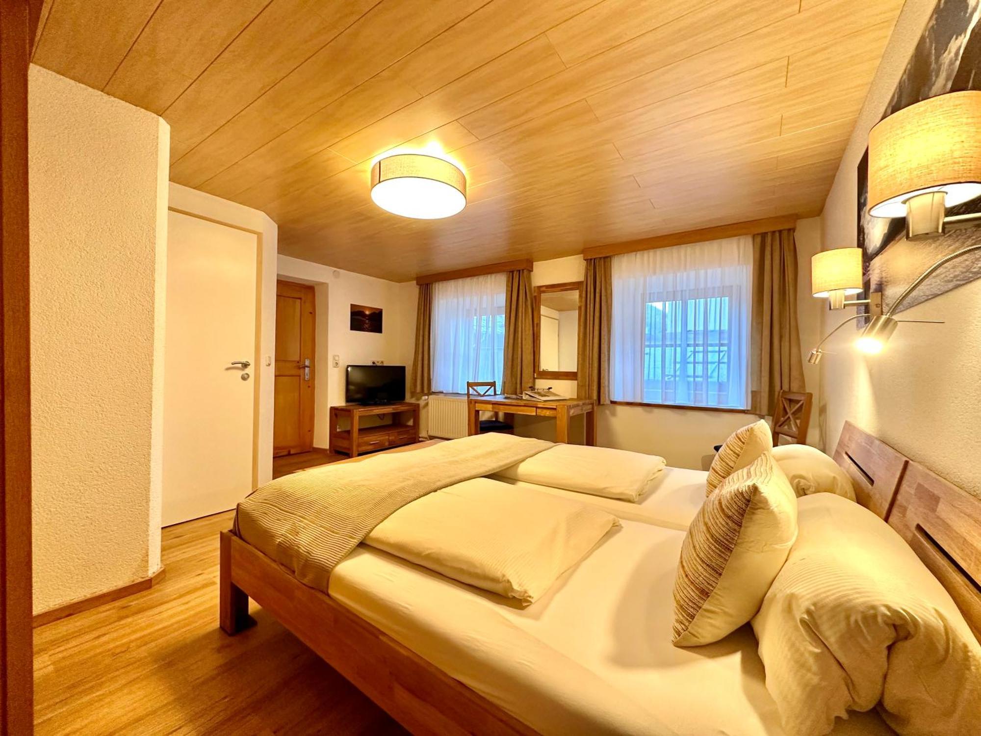 Haus Walch Bed & Breakfast Elbigenalp Exterior photo
